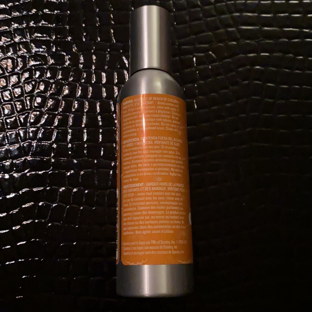 Scentsy Pumpkin Cinnamon Swirl Room Spray - Picture 2 of 2